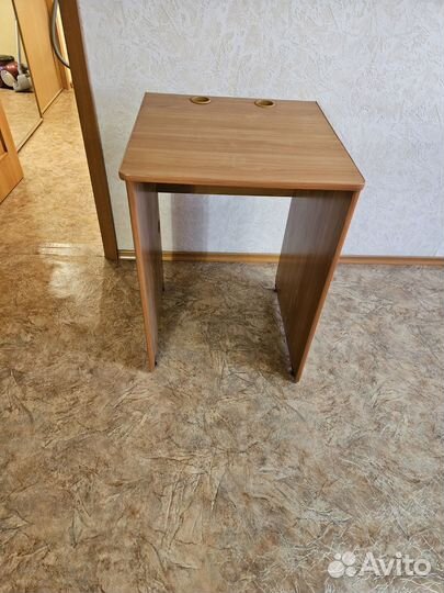 Тумба для морозильной камеры