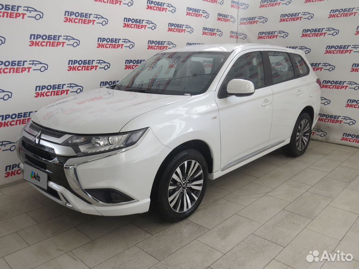 Mitsubishi Outlander 2.0 CVT, 2022, 20 км