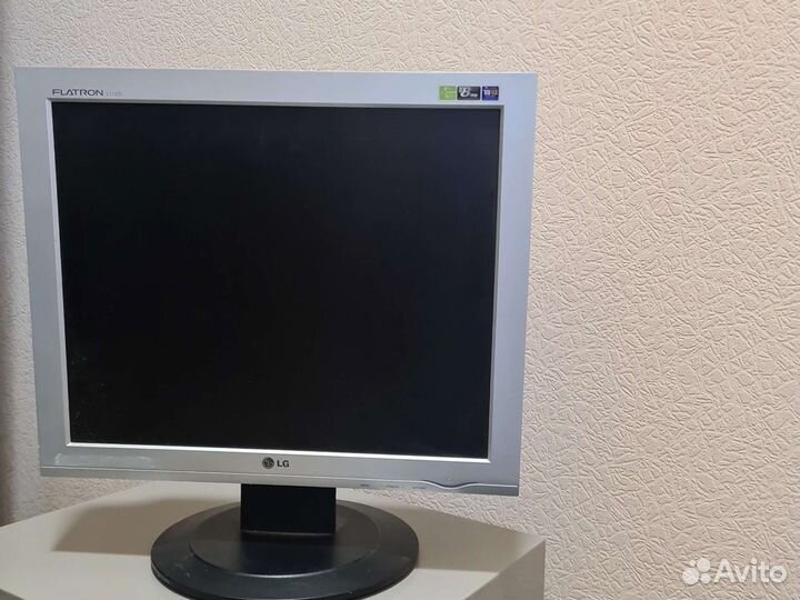 Мониторы 17 и 19 дюймов