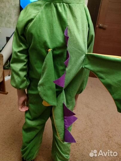 Новогодний костюм для мальчика динозавр