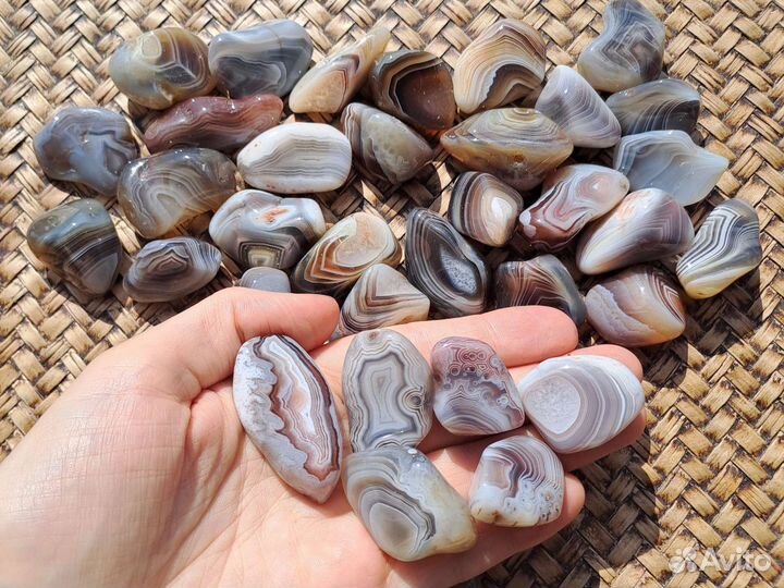 Полосчатый кружевной агат