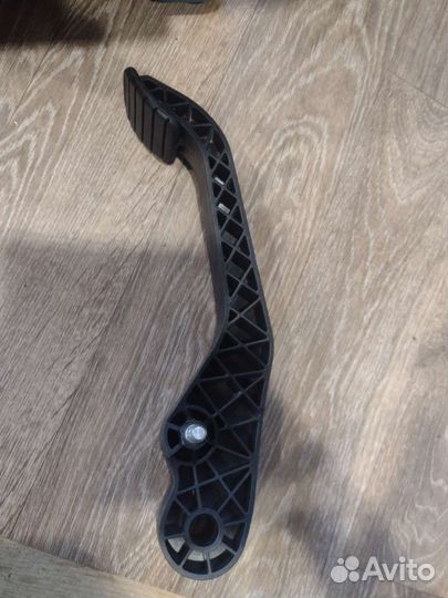 Педаль сцепления Рено дастер,Лада Ларгус