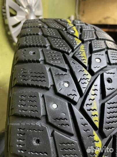 Dunlop SP Winter Ice02 175/65 R14 82T