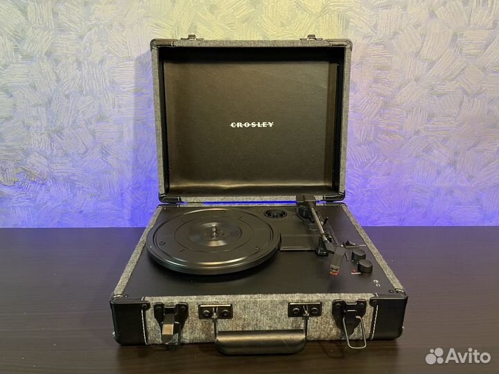Виниловый проигрыватель Crosley Executive Portable