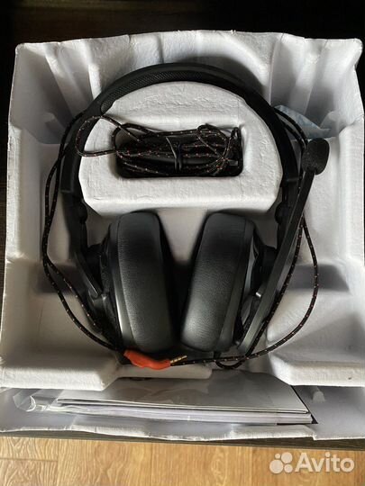 Наушники jbl quantum 300