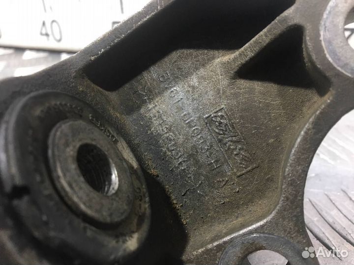 Б/У Кронштейн кпп Ford Focus III#001