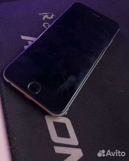 Телефон iPhone 6s