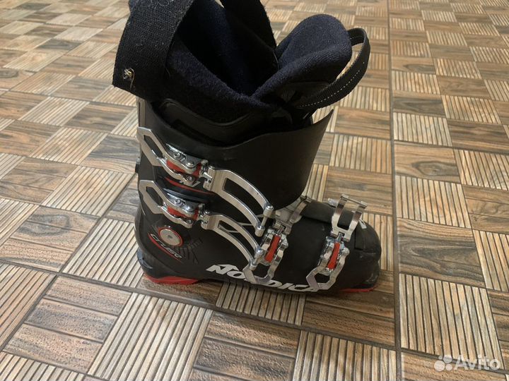 Горнолыжные ботинки nordica