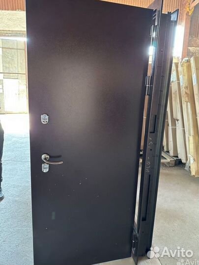 Дверь входная утепленная толстая