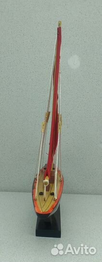 Яхта с аллыми парусами 24,5*21 сувенир подарок