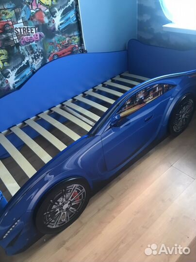 Кровать с матрасом