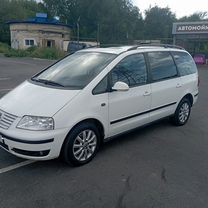 Volkswagen Sharan 2.0 MT, 2008, 220 000 км, с пробегом, цена 1 050 000 руб.