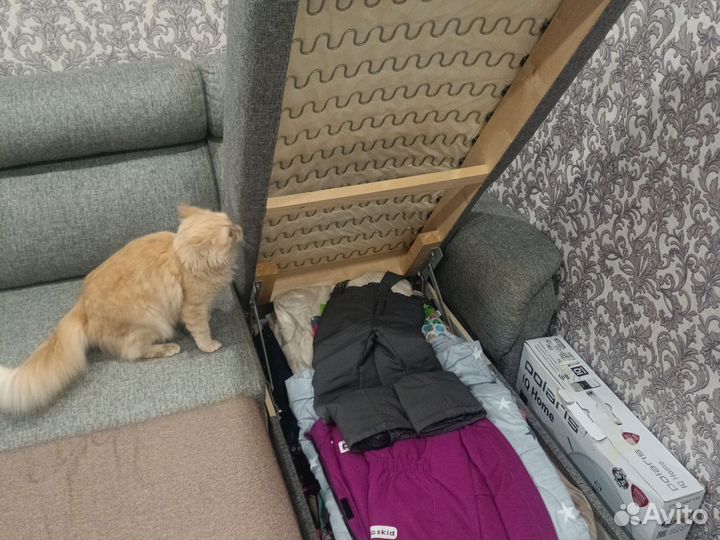 Большой угловой диван раскладной б/у