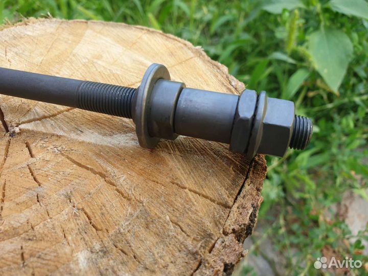 Ось задняя велосипед 190мм на гайках