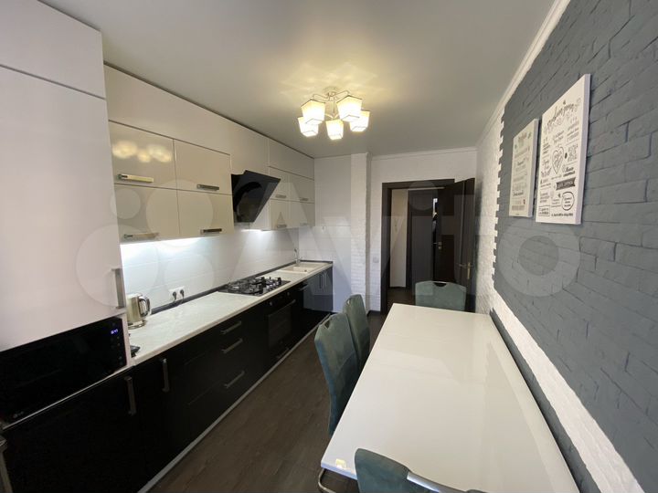 3-к. квартира, 95 м², 3/10 эт.