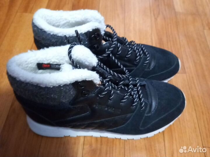 Ботинки Reebok новые 36