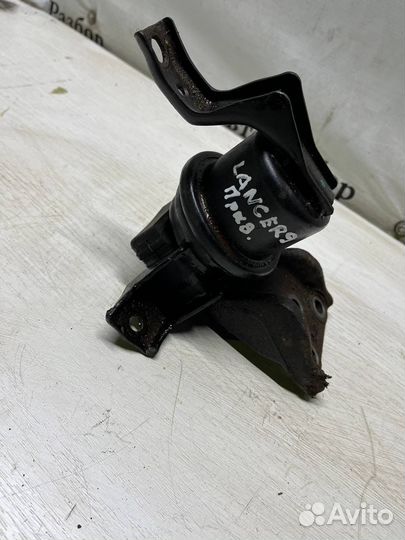 Подушка двигателя правая lancer 9 лансер