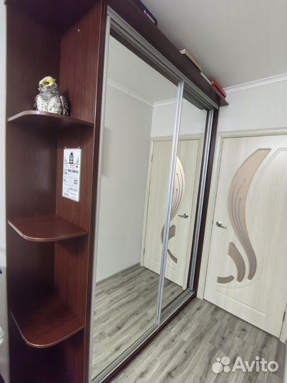 Шкаф-купе с зеркалом