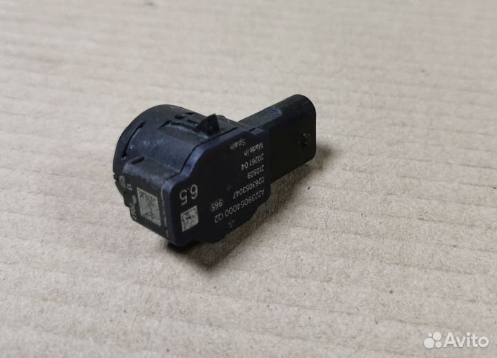 Датчик парктроника на Mercedes W213 2239054000