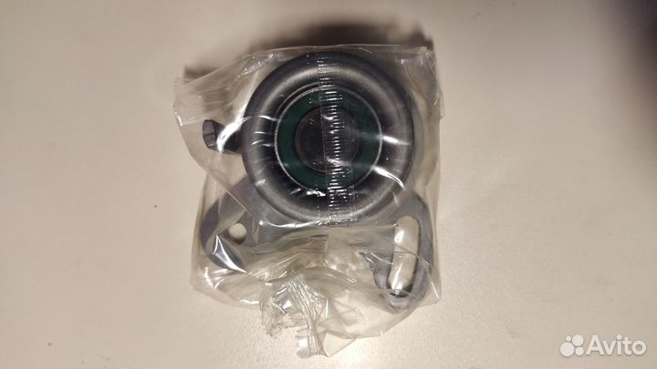 Ролик натяжителя ремня грм