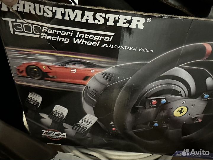 Игровой руль с педалями thrustmaster t300