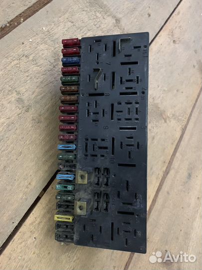 Блок предохранителей Ауди 80