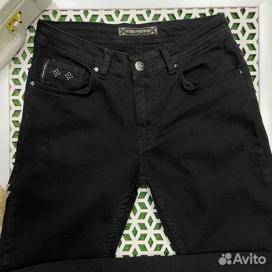 Джинсы LV