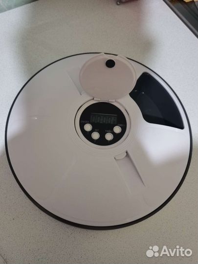 Кормушка автоматическая для кошек и собак