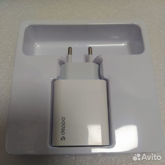 Сетевое зарядное устройство Deppa USB-C + USB-A, P