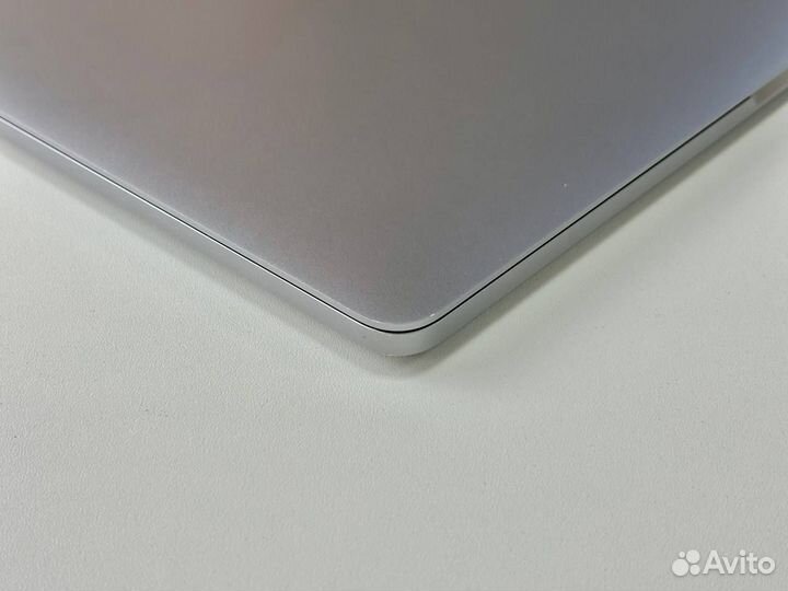 MacBook Pro 13 2020 M1/8GB/256SSD (гарантия)