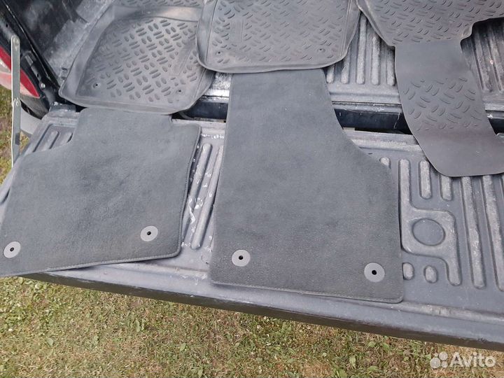 Ворсовые и резиновые коврики для audi q3
