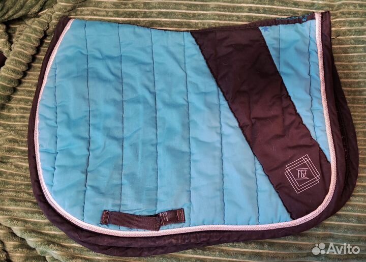 Вальтрапы пони и лошадь