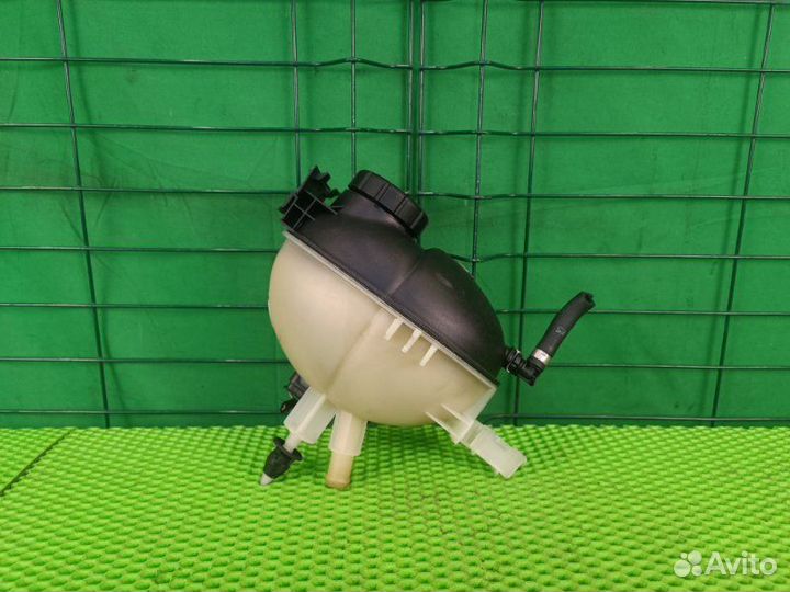 Бачок расширительный Mercedes-Benz C W204 M271