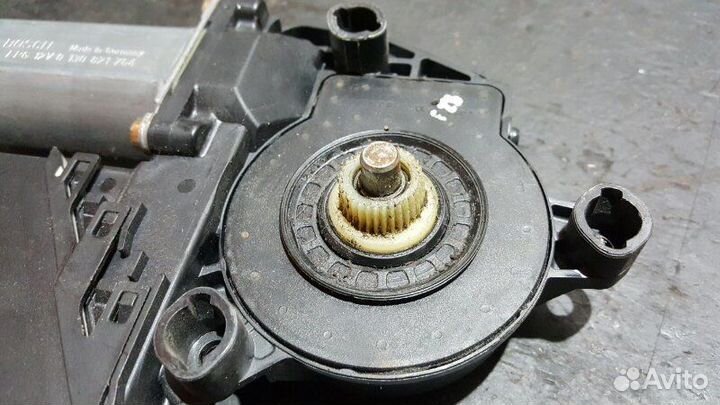 Мотор стеклоподъемника передний левый Porsche