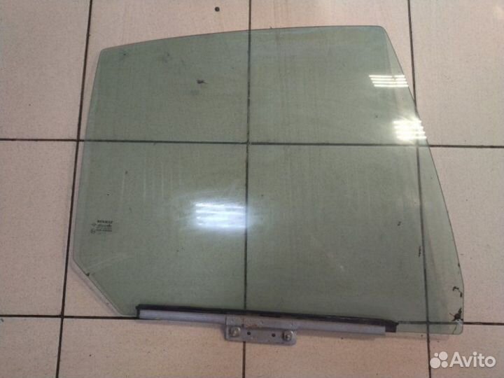 Стекло дверное заднее правое Renault Megane 1