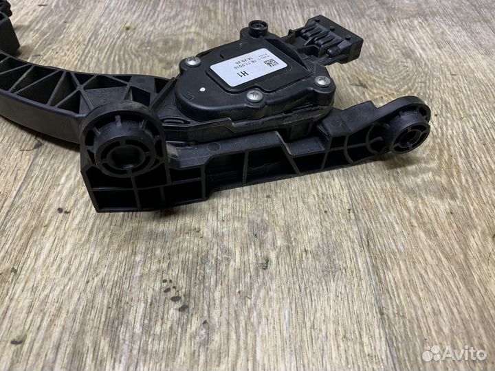 Hyundai Sonata Педаль газа