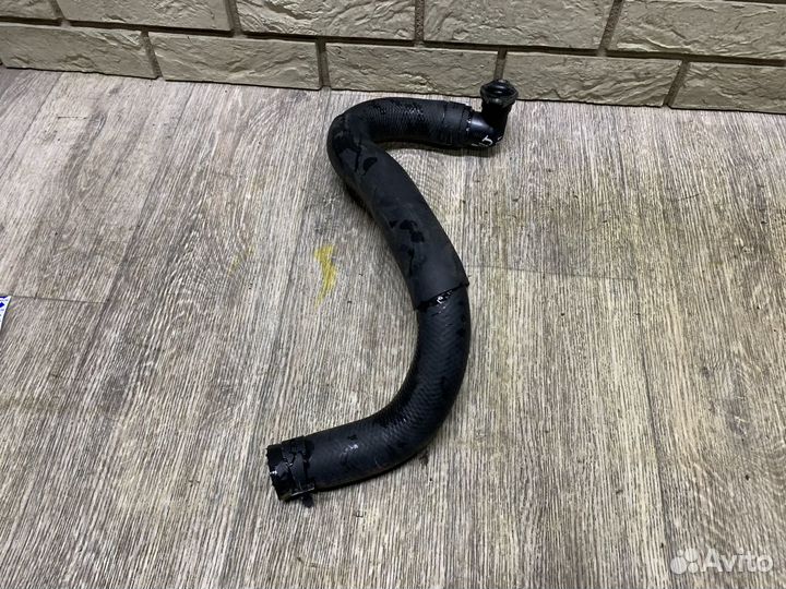 Mitsubishi Pajero Патрубок радиатора 2.5л TDI 4D56