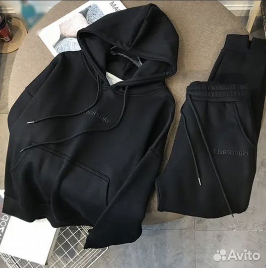 Спортивный костюм женский