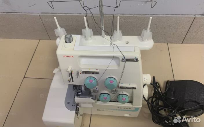 Оверлок Toyota SL354