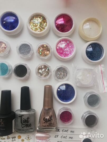 Материалы для маникюра, лаки и блестки