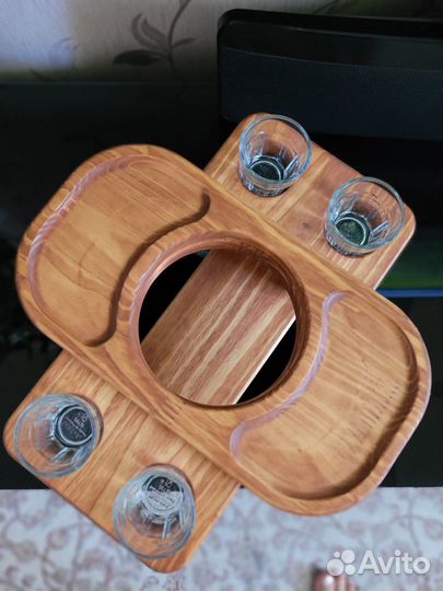 Столик под алкоголь и закуски