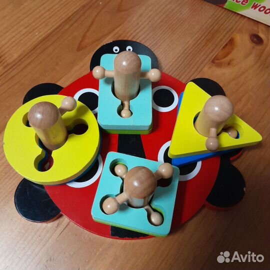 Развивающие деревянные игрушки сортер
