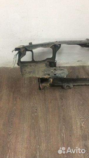 Рамка радиатора передняя Toyota Carina ST190