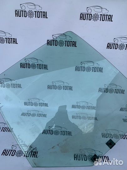 Стекло двери заднее правое Renault Symbol K7JA700