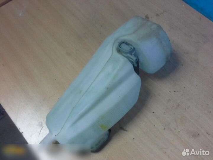 Бачок омывателя лобового стекла Renault Logan 2005