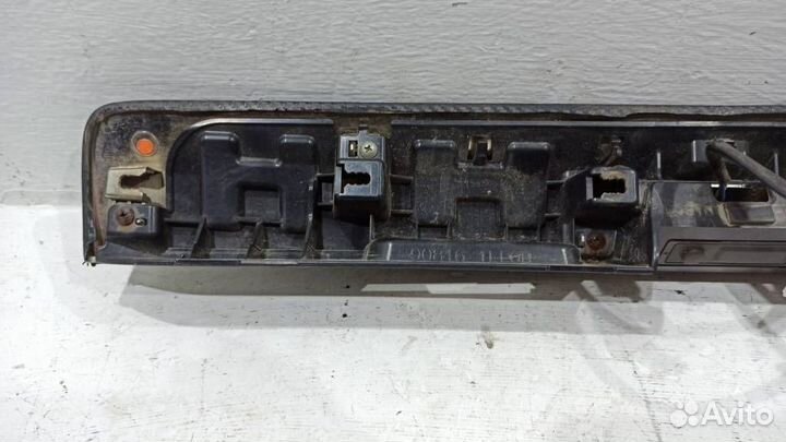 Накладка двери багажника