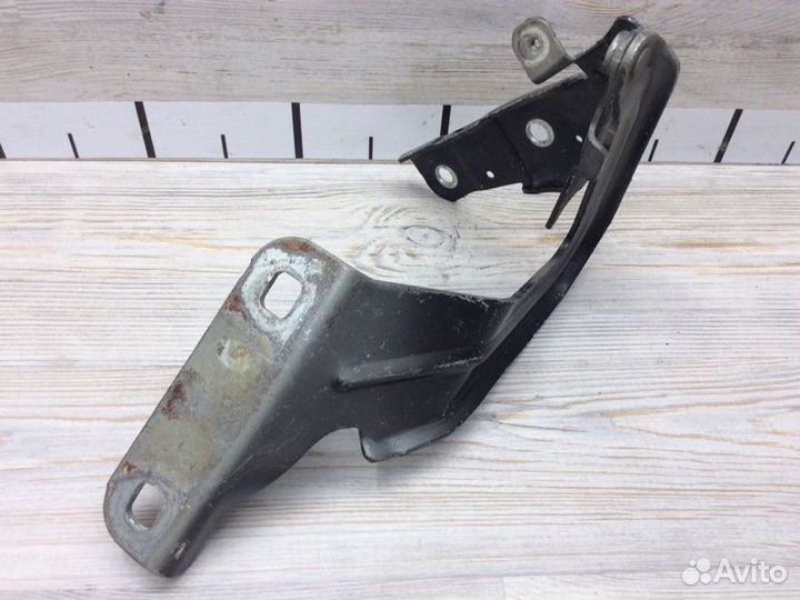 Петля капота левая Ford America Explorer 2011-2019