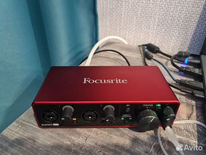 Аудиокарта Focusrite Scarlett 2i2 3 gen