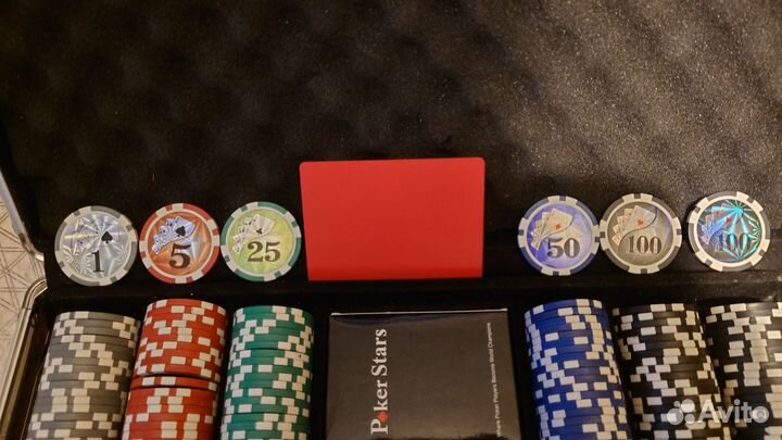 Набор для покера,300 фишек,продаю