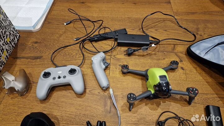 DJI FPV Combo + Fly More Kit + Motion Controller